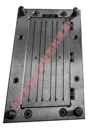 桶手柄塑料模具與硅膠模具的應用——以臺州市黃巖才益塑料模具廠為例